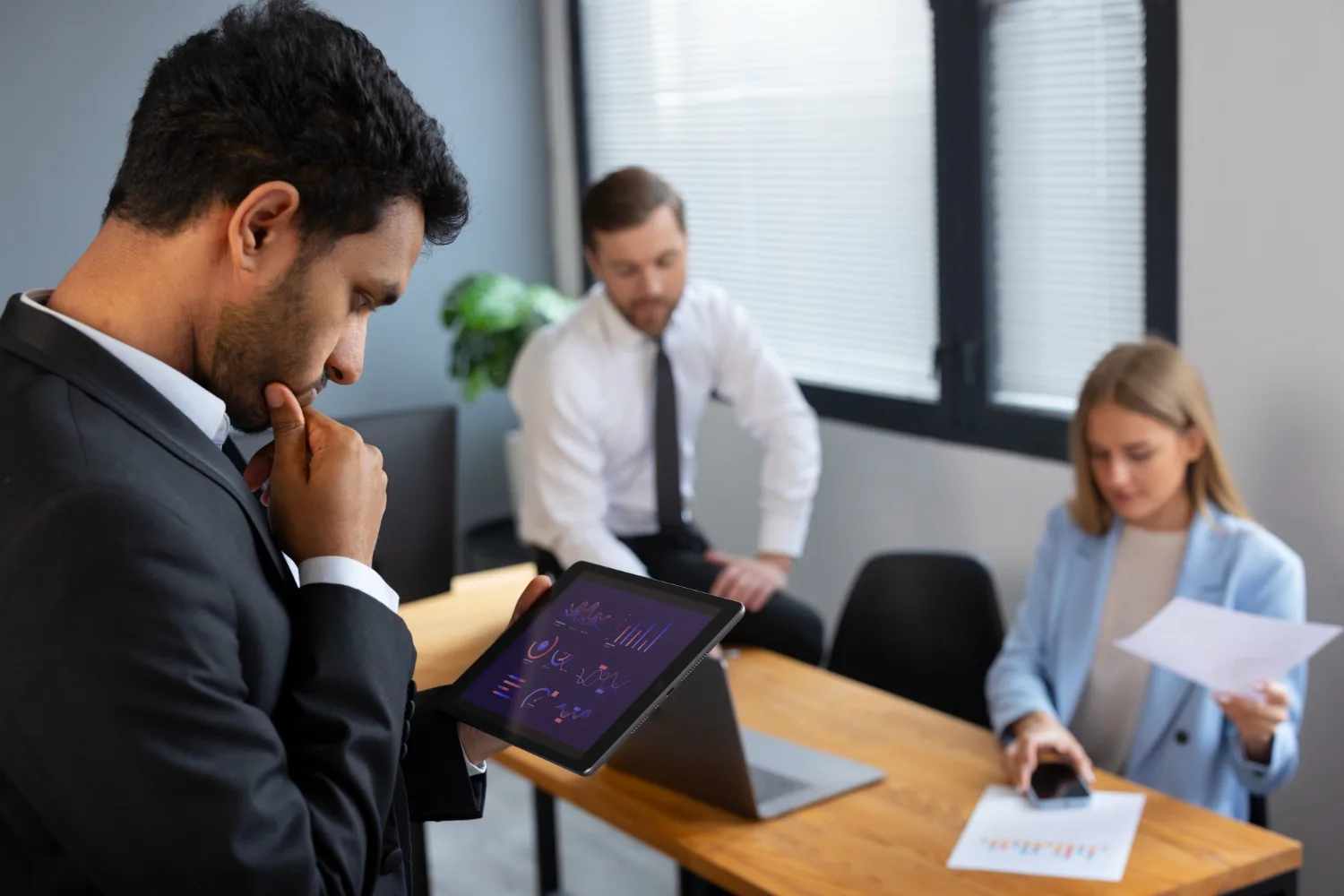 Integrating HR reporting into decision-making