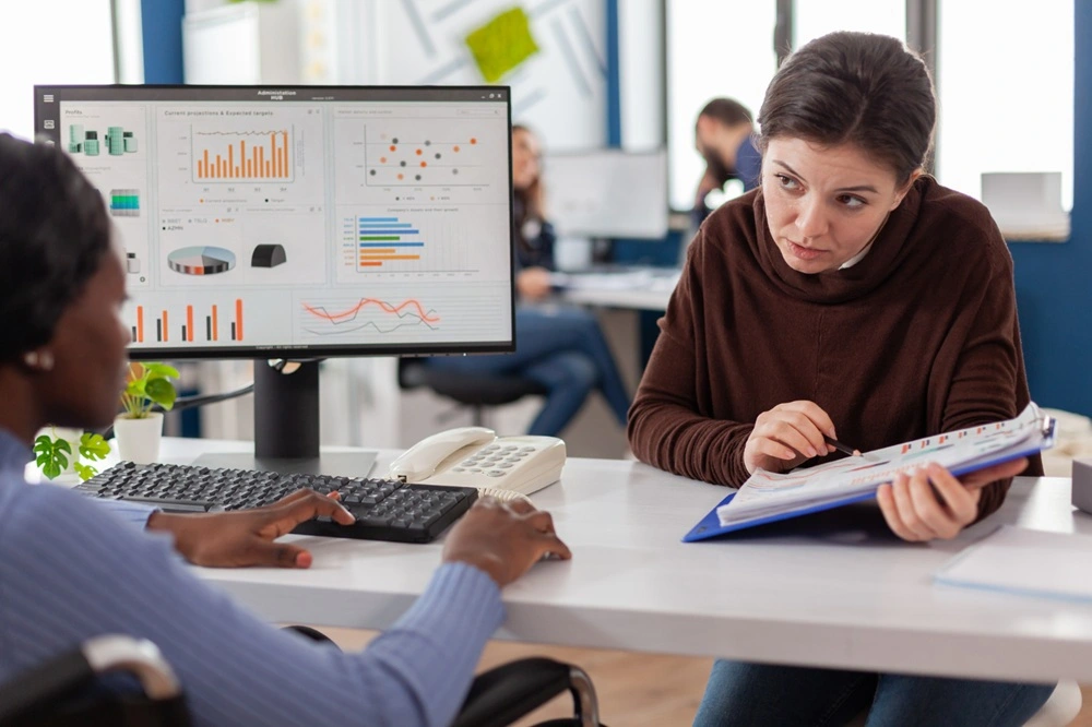 HR software: Choosing, implementing and maximising ROI 1 HR software features