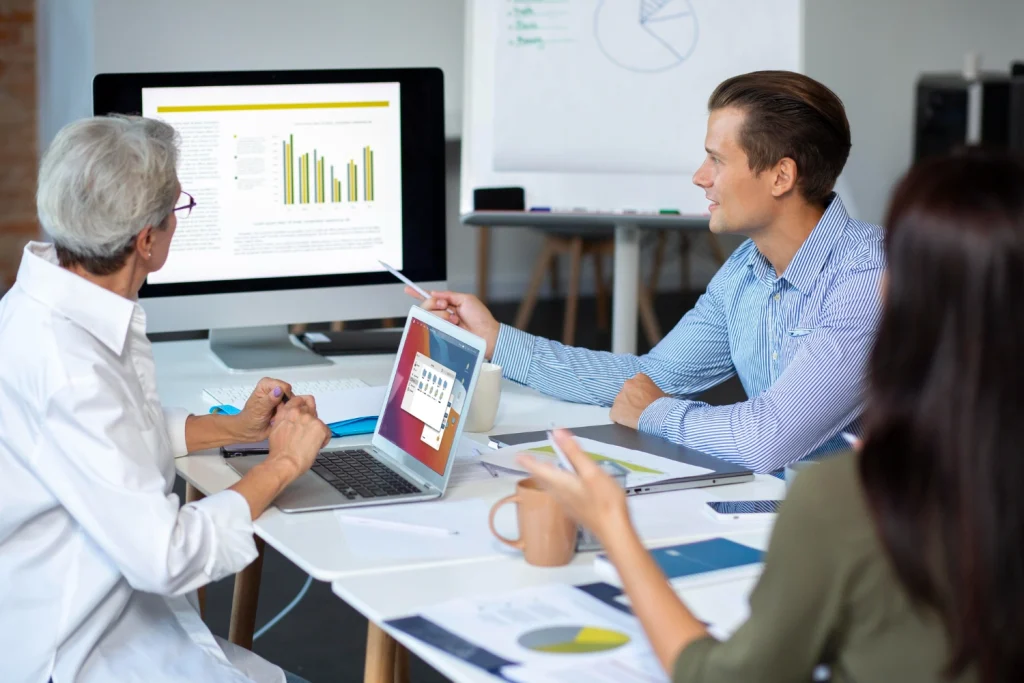 Top HR analytics tools and metrics to track 4 Embracing data-driven HR