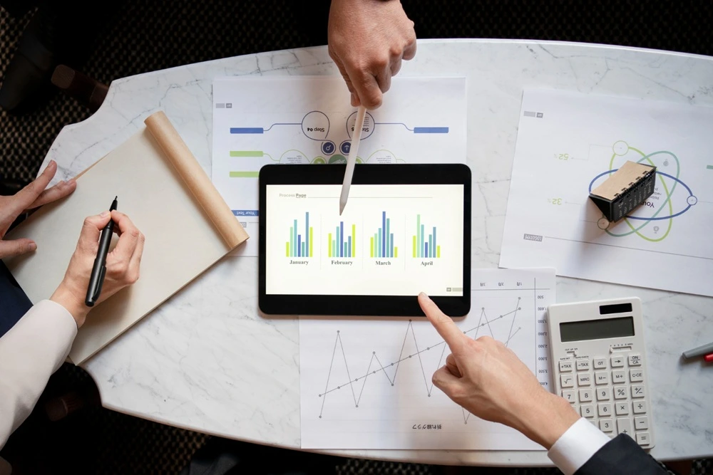 HR reporting metrics: How to measure and improve HR performance 3 performance review